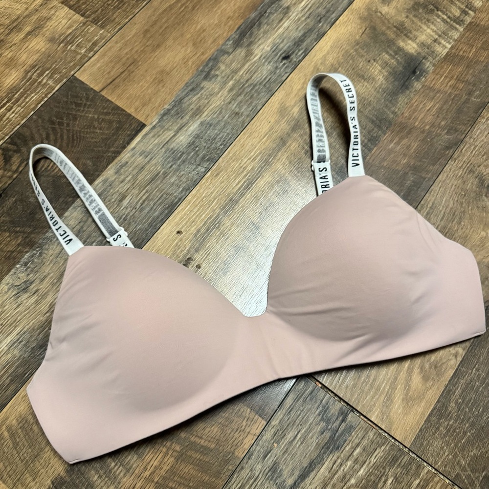 Victoria's Secret Light Pink Bra